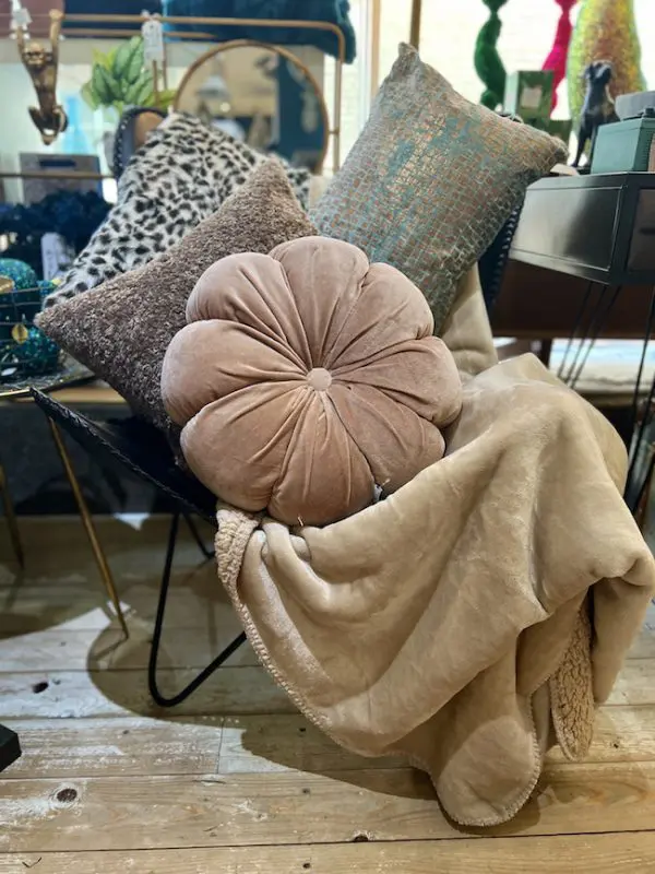 Fleur Blush Pink Cushion - Image 2