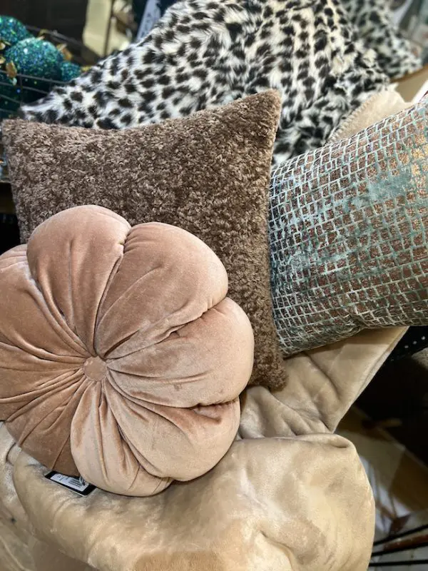 Fleur Blush Pink Cushion - Image 3