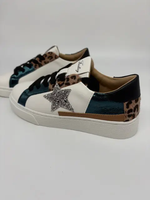 Teal and Leopard Star Trainer