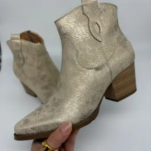 Short Cowboy Boot in Gold