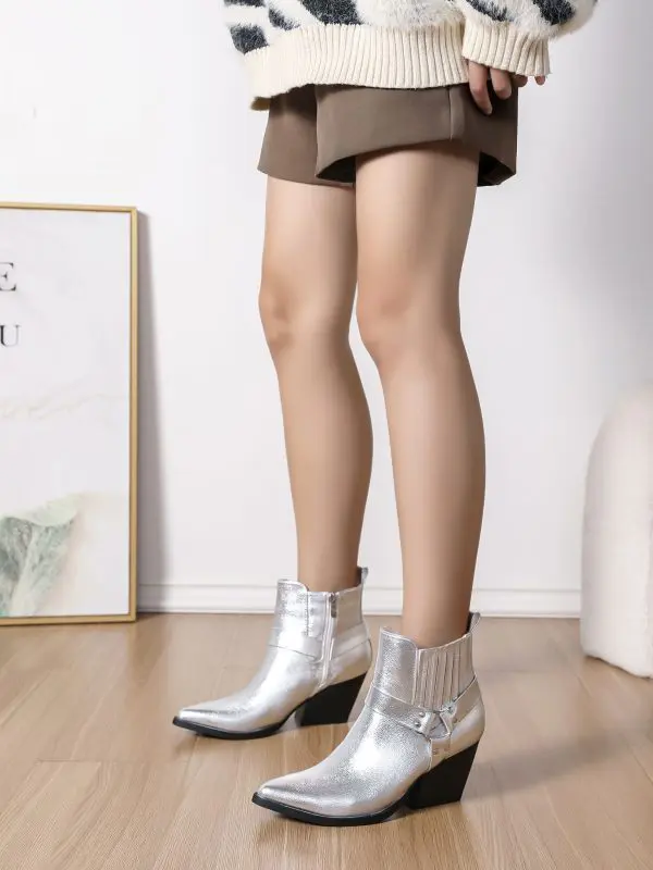Short Cowboy Boot in Silver
