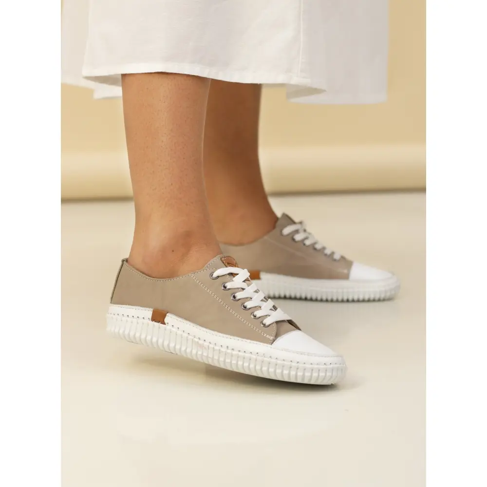 Truffle II Stone Leather Plimsoll