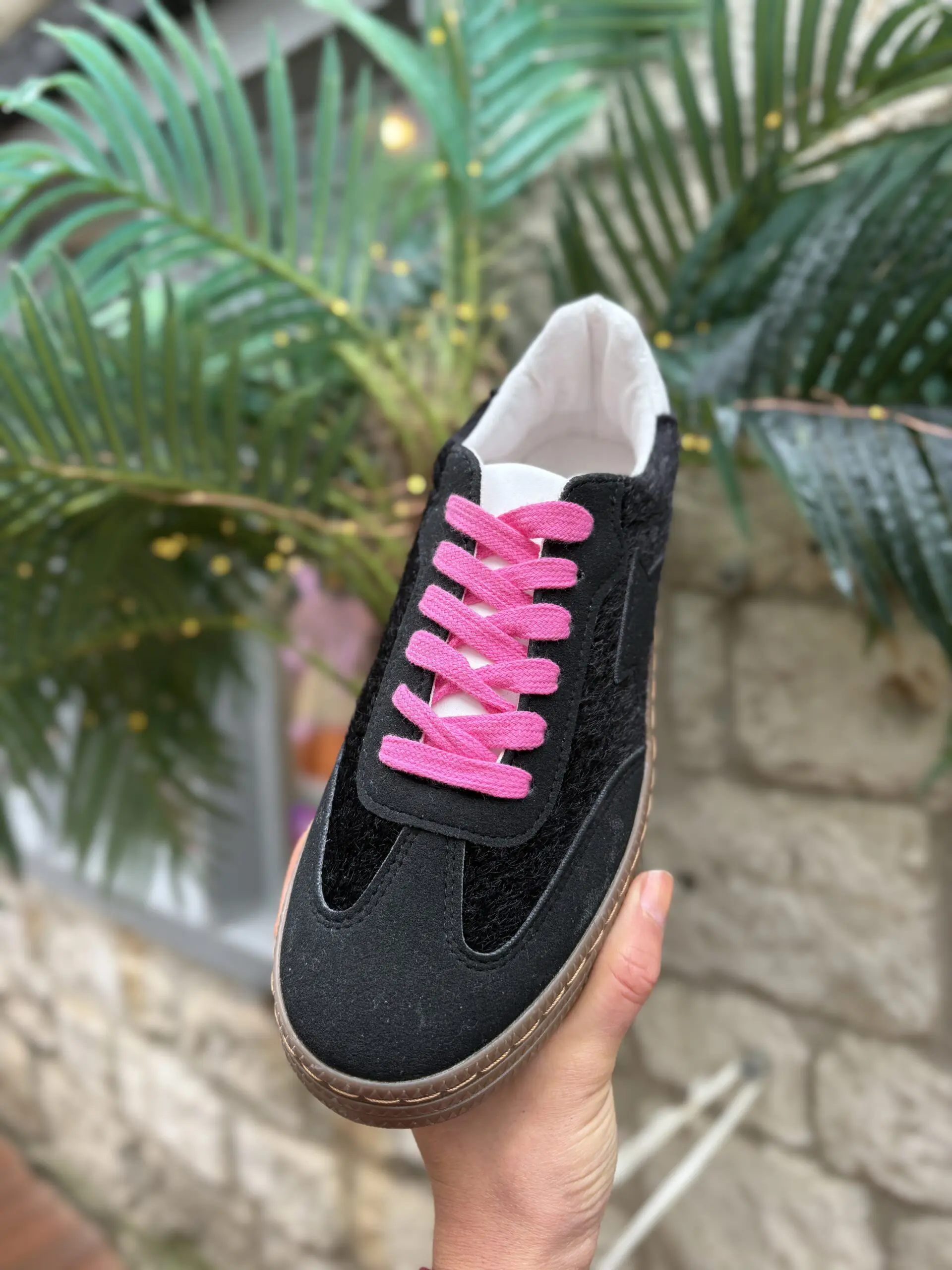 Black Star Trainer with Pink