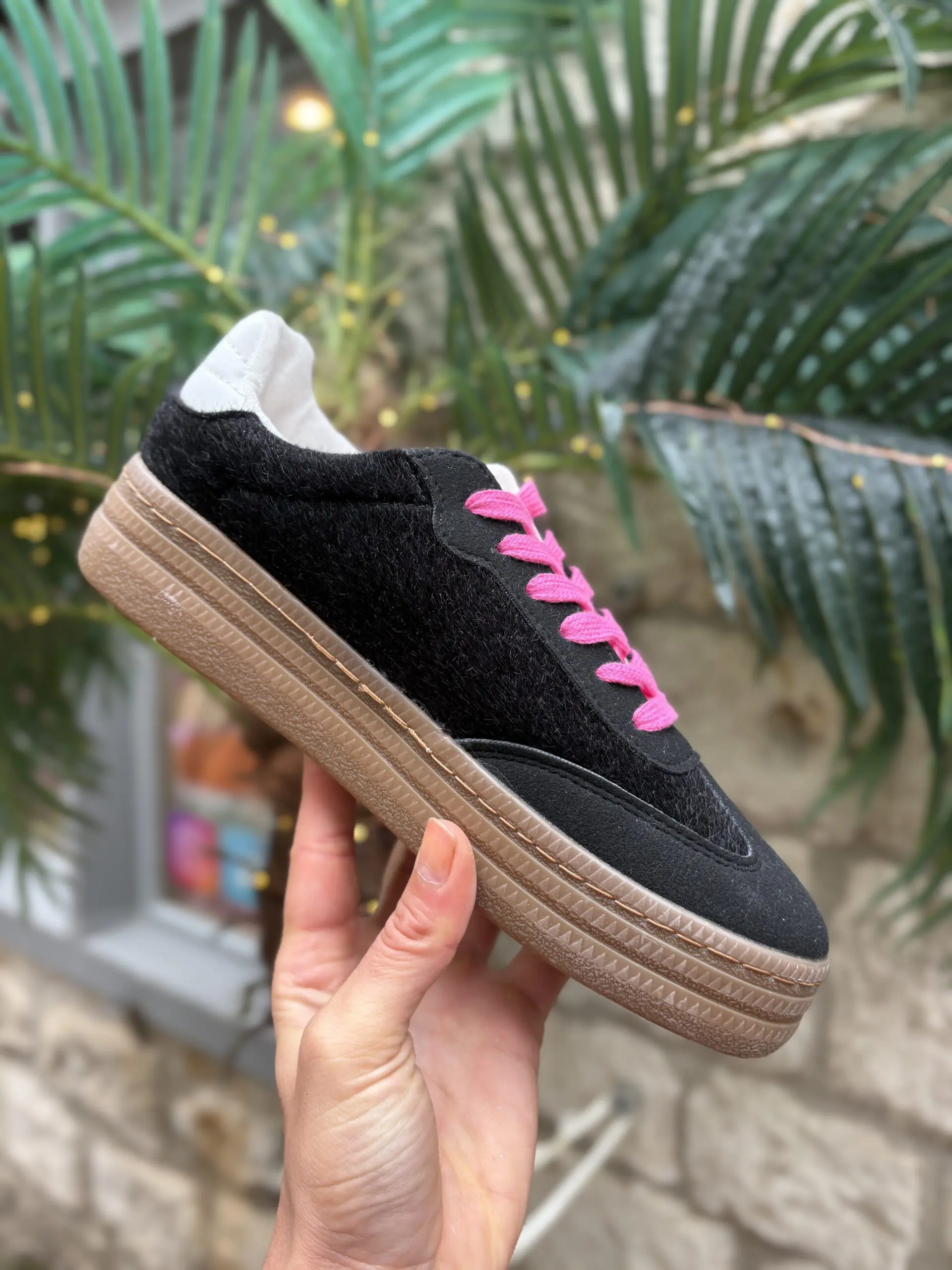 Black Star Trainer with Pink
