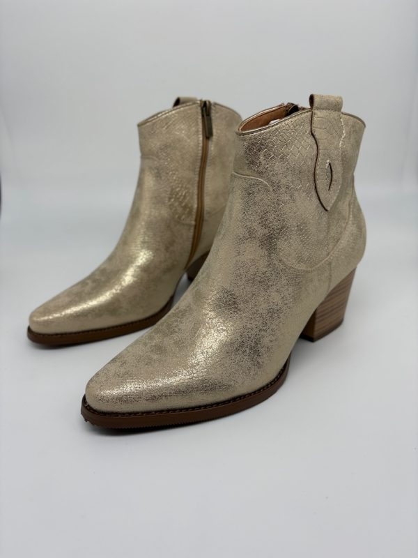 Short Cowboy Boot in Gold