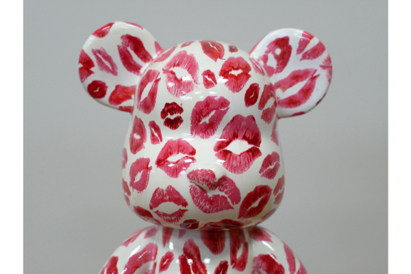 Large Kiss Bear - Image 4