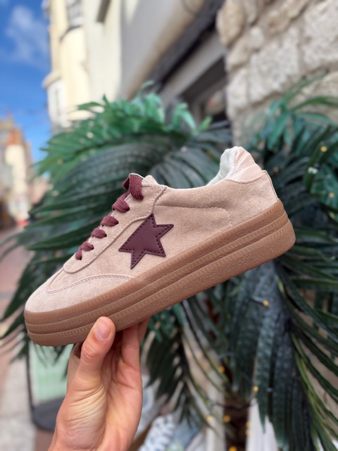 Beige with Burgundy Star Trainer