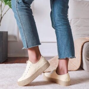 EMBROIDERY ANGLAISE HESSIAN TRAINER